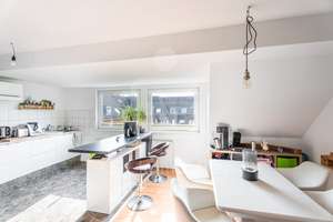 Attraktive Dachgeschosswohnung zum 01.01.2026 bezugsfrei!