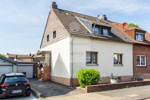 Doppelhaushälfte in Brüggen mit schöner Gartenfläche. – Rhein-Erft-Kreis – Vorschaubild 1