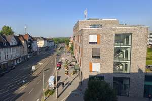 renovierte, teilmöblierte Dachgeschosswohnung in zentraler Lage – Cranachstr. 35, 45147 Holsterhausen, Essen – Vorschaubild 2