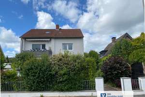 Gepflegtes Zweifamilienhaus in stadtnaher Lage mit großem Grundstück