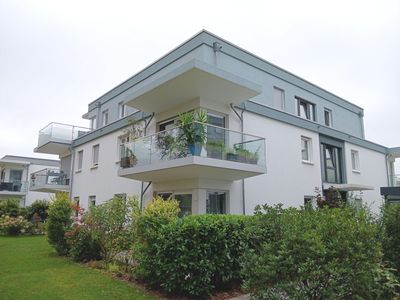 Traumhafte 3-Zimmer-Wohnung mit Einbauküche, Balkon, Carportnutzung und Fahrstuhl in Seenähe