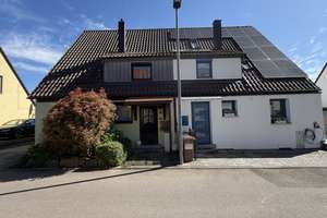 Ein-/Zweifamilienhaus in ruhiger Anwohnerstrasse in Neuwirtshaus auf Egrossem rbpachtgrundstück