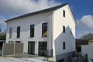 Erstbezug Doppelhaushälfte am Moniberg – Die vollständige Adresse der Immobilie erhältst du vom Anbieter., 84028 Peter und Paul, Landshut – Vorschaubild 2
