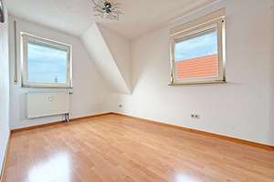Charmante 3-Zi.-Wohnung mit Einbauküche, Stellplatz und zusätzlichem Dachboden – Die vollständige Adresse der Immobilie erhältst du vom Anbieter., 74382 Neckarwestheim – Vorschaubild 9