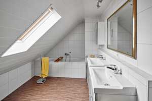 Familienidyll mit Pool - 730 qm Gartenparadies – 200 qm Wohlfühlhaus in sonniger Hanglage – Böblingen (Kreis) – Vorschaubild 12