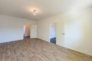 ***Ab 01.05.2026***Wir renovieren für Sie***3-Zimmer mit Balkon, Wannenbad und Aufzug*** – Deiwitzweg 36, 4207 Lausen-Grünau, Leipzig – Vorschaubild 2