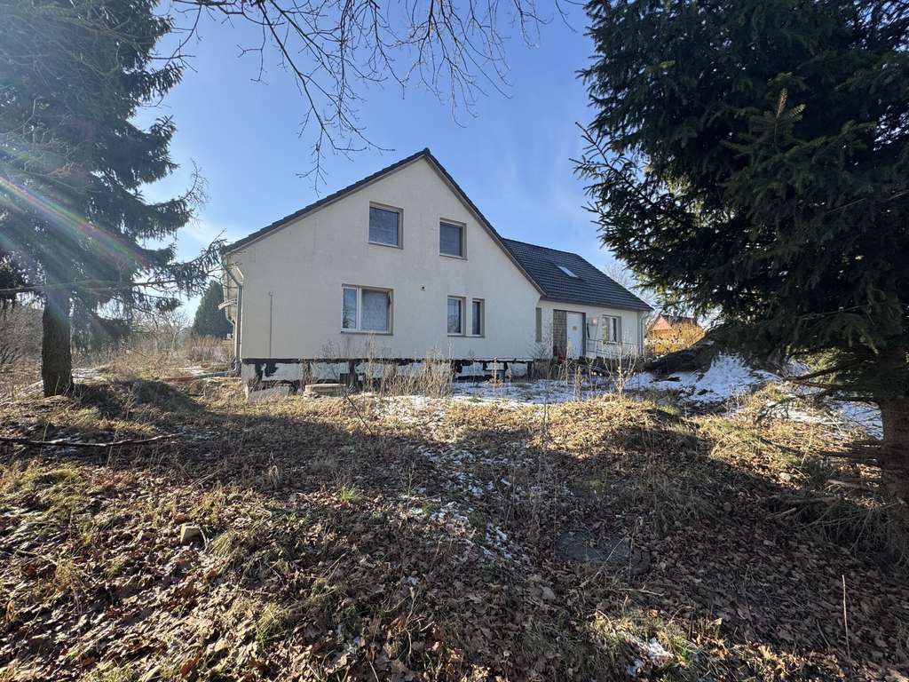 Immobilie in Adelheidsdorf - 7 Parteien Mehrfamilienhaus mit 11 Garagen in Adelheidsdorf - Bild 3