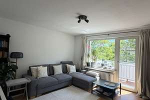 Ruhige sonnige 2,5 Zimmer Whg. in Oberkassel mit Balkon