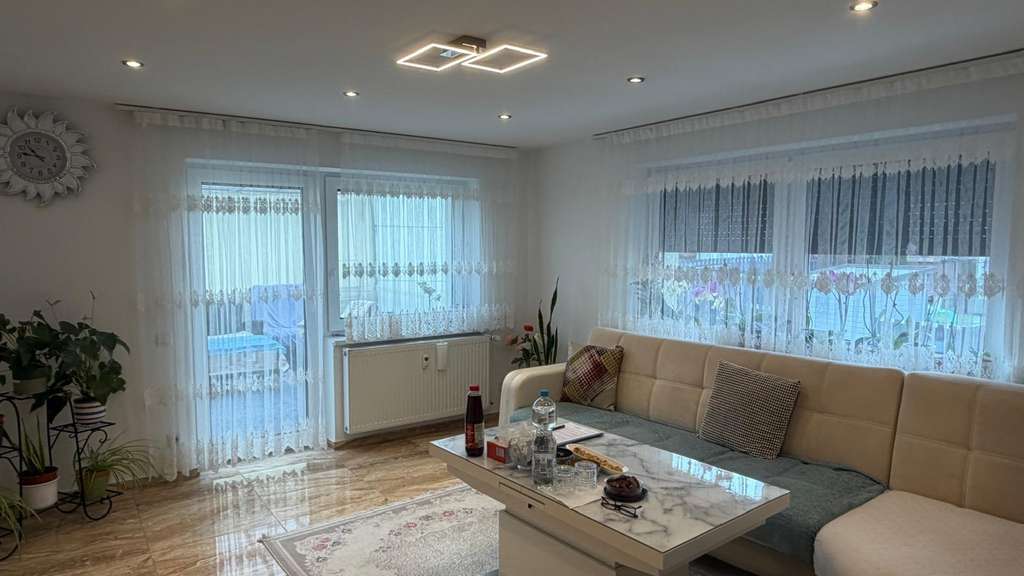 Immobilie in Althengstett - Attraktives Mehrfamilienhaus mit 4 Wohneinheiten zentral in Althengestett gelegen - Bild 3