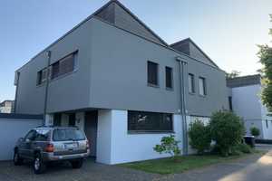 Moderne Doppelhaushälfte im Bauhausstil - ERDWÄRME = fast keine Kosten für Heizung u. Warmwasser ! – Klosterweg 25, 47877 Viersen (Kreis) – Vorschaubild 1