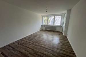 Anschauen Einziehen - Für Sie - Renovierte 3 Zi.-Whng. mit Balkon - Duisburg Rheinhausen – Brahmsstraße 7, 47226 Rheinhausen-Mitte, Duisburg – Vorschaubild 3