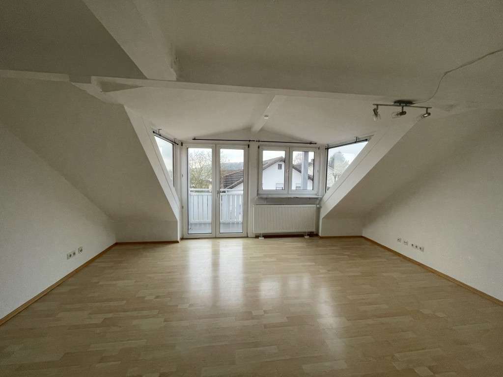 Immobilie in Wettenberg - Mit Balkon: Charmante, lichtdurchflutete 3 Zimmer-Wohnung, 
Breslauer Straße 8, 35435 Wettenberg... - Bild 3