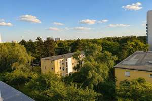 Hochwertig modernisierte 3-Zimmer-Wohnung mit Westbalkon und Weitblick - maklerfrei – Die vollständige Adresse der Immobilie erhältst du vom Anbieter., 12351 Gropiusstadt, Berlin – Vorschaubild 3