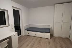 Modernes, möbliertes 1-Zimmer-Studentenapartment mit Terrasse | Nähe Audi | EG | 21 m²