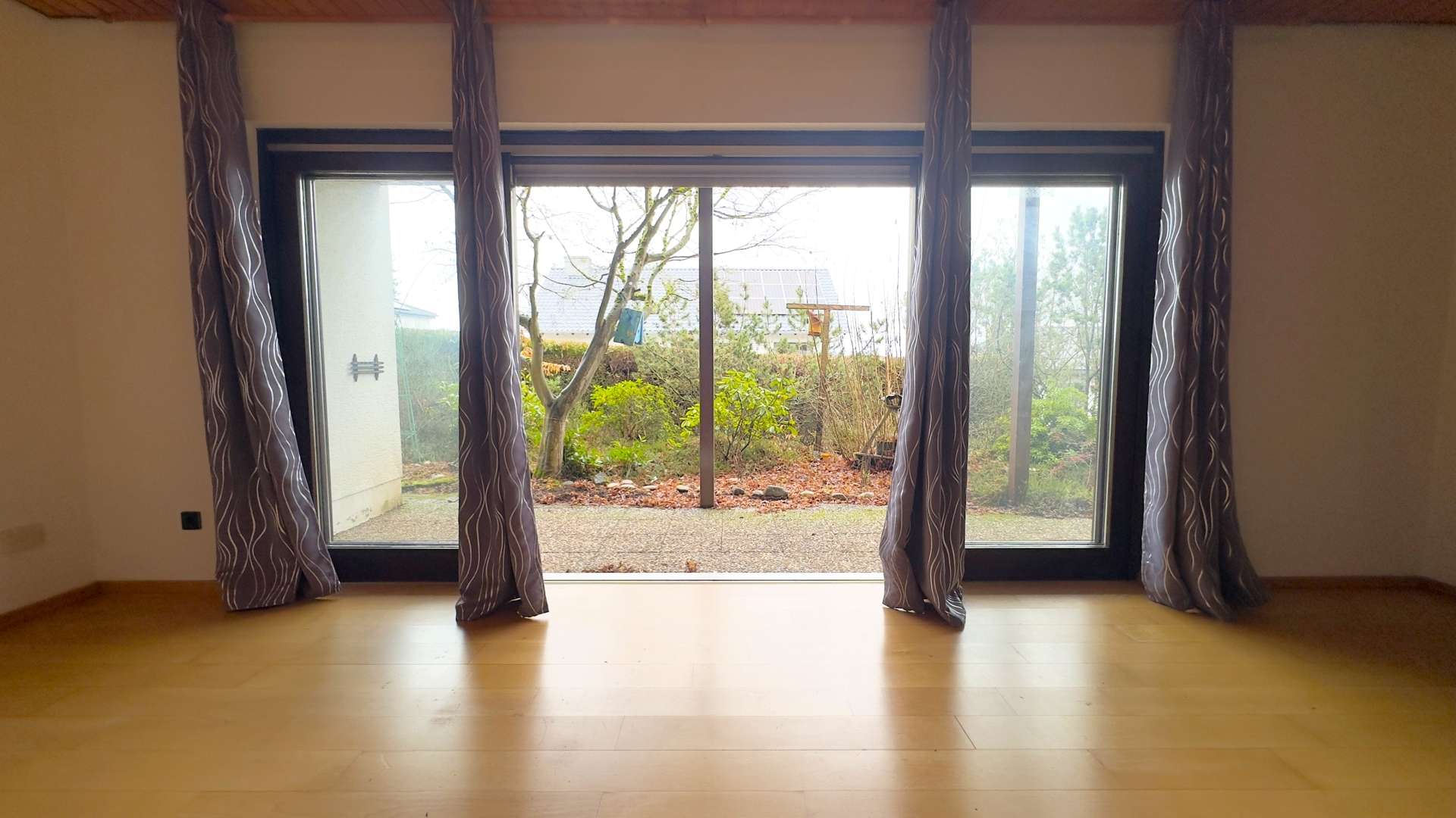 Immobilie in Winnweiler - Familienfreundliches Ein- Zweifamilienhaus auf weitläufigem Grundstück - Bild 6