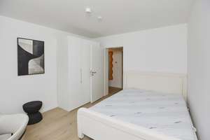 Neurenoviertes Zimmer. Neugründung 4-Zimmer WG! Erstbezug nach Renovierung. – Kunreuthstraße 73, 81249 Aubing-Süd, München – Vorschaubild 2