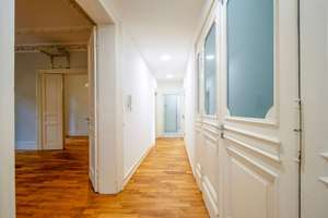 Stilvolle Altbauetage in denkmalgeschütztem Prachtbau – Exklusives Wohnen in bester Mainzer Lage – Die vollständige Adresse der Immobilie erhältst du vom Anbieter., 55116 Altstadt, Mainz – Vorschaubild 18