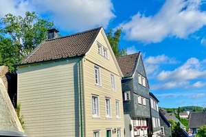 Provisionsfrei: Freistehendes, freundliches Fachwerkhaus — ein schönes Zuhause in guter Lage in LA. – Hohlstraße 16, 42555 Langenberg, Velbert – Vorschaubild 2