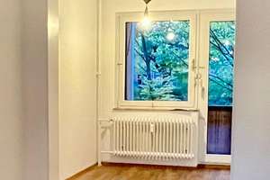 Frisch renovierte, schöne 2,5-Zi.-Wohnung,Balkon, mit sehr guter Verkehrsanbindung  – Die vollständige Adresse der Immobilie erhältst du vom Anbieter., 30459 Ricklingen (Ortsteil), Hannover – Vorschaubild 2