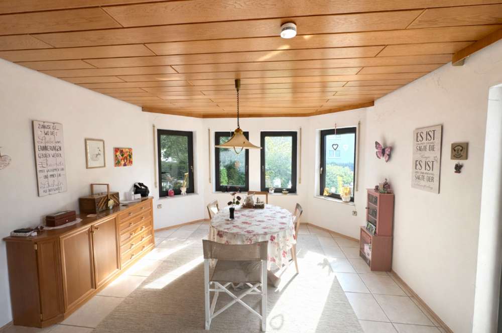 Immobilie in Kirchardt - GLOBAL INVEST | Großzügiges Zweifamilienhaus mit 220m² Wohnfläche und 1.000m² großem Garten - Bild 17