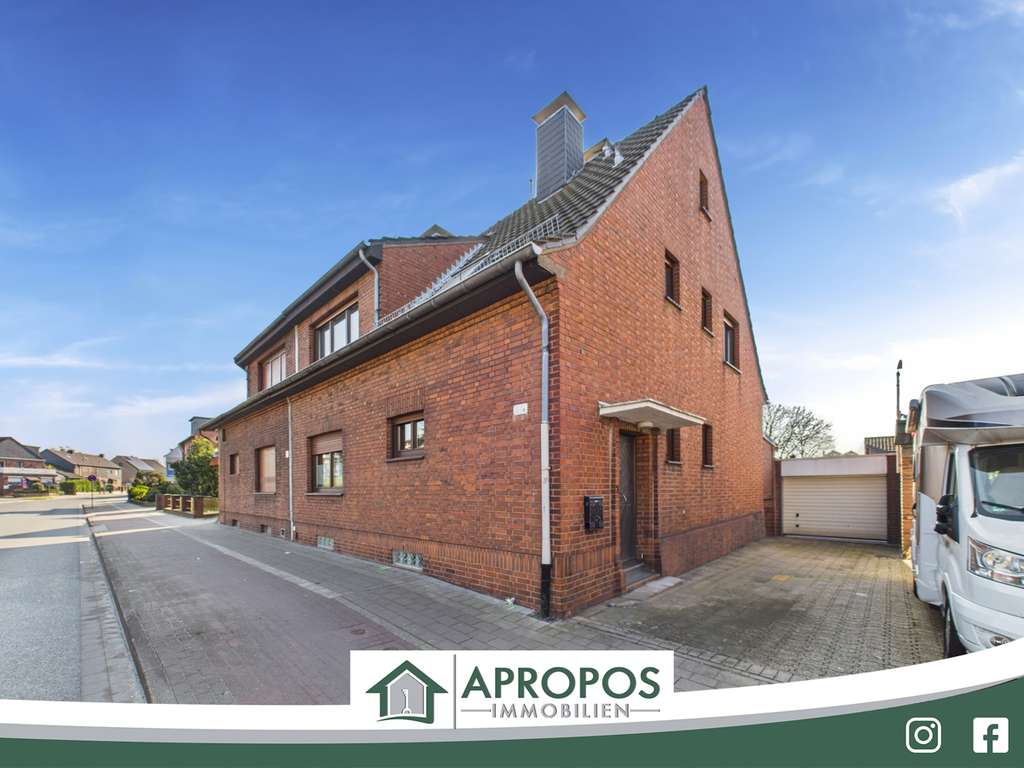 Doppelhaus mit Potenzial. Keller, Garage und überdachte Terrasse