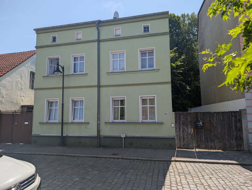Immobilie in Fürstenwalde/Spree - Zweifamilienhaus in Fürstenwalde/Spree – Attraktives Investment mit Entwicklungspotenzial - Bild 0