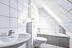 Leverkusen-Küppersteg: Freistehendes und modernisiertes 1- bis 2-Familienhaus sucht neue Bewohner! – Leverkusen – Vorschaubild 14