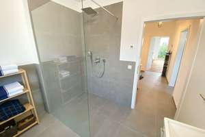 A+ Designerhaus - Einzug im Sommer !! Haus mit 6 Zimmern - Dachterrasse, Garten – Die vollständige Adresse der Immobilie erhältst du vom Anbieter., 65232 Taunusstein – Vorschaubild 8