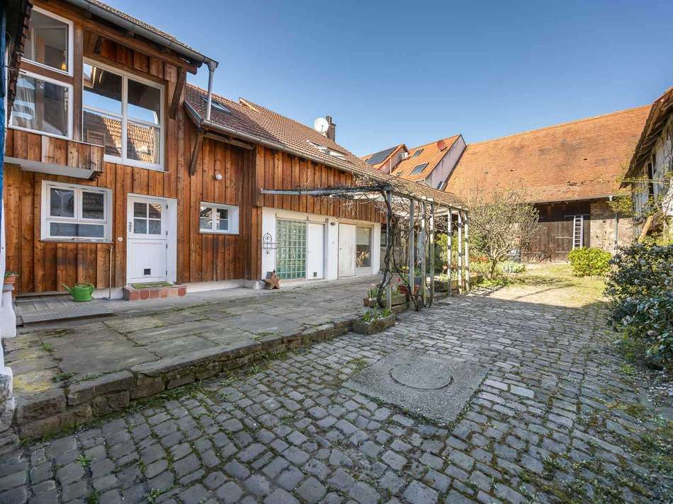 Terrasse mit Weinreben