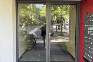 Gemütliche und lichtdurchflutete 3-Zimmer-Wohnung in Karlsruhe – Ebertstraße 43, 76135 Karlsruhe – Vorschaubild 2