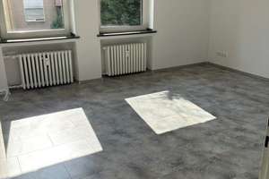 Sommer Special "Gutschein in Höhe von 1.000,00 €", 3 Zimmer Wohnung zu vermieten – Schlachtenstr. 7, 47137 Mittelmeiderich, Duisburg – Vorschaubild 1