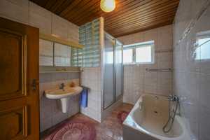 Charmanter Bungalow mit Ausgebautem Dachboden und Traumgarten – Heinsberg (Kreis) – Vorschaubild 11