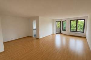 Praktisch geschnittene & lichtdurchflutete 2-Raum-Wohnung mit Balkon, Außenjalousien, Personenaufzug – Hermelinstr. 4, 4329 Heiterblick, Leipzig – Vorschaubild 1