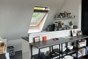 Helle 2-Zimmer Dachgeschosswohnung in Hamburg-Sasel – Die vollständige Adresse der Immobilie erhältst du vom Anbieter., 22395 Sasel, Hamburg – Vorschaubild 2