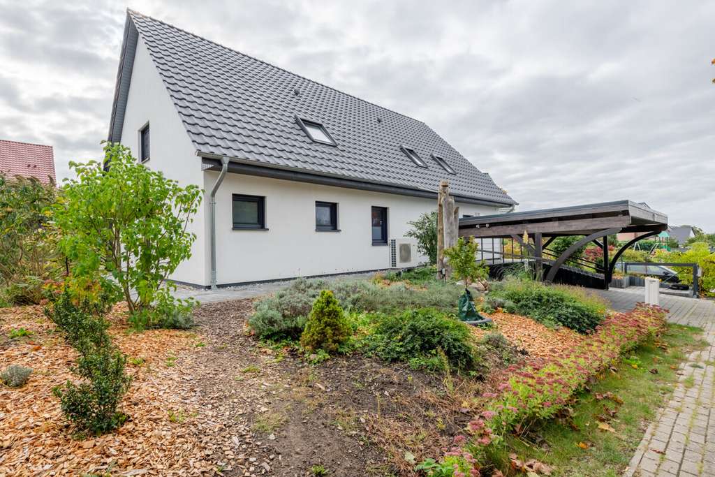 Immobilie in Ückeritz - Smart investieren – Modernes Energie-Effizienzhaus mit Einliegerwohnung - Bild 1