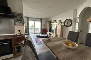 Charmante 3-Zimmer-Wohnung mit Balkon und zwei Stellplätzen in gepflegtem 6-Parteien-Haus – Die vollständige Adresse der Immobilie erhältst du vom Anbieter., 63834 Sulzbach am Main – Vorschaubild 4
