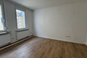 St. Peter ! 2-Zi.-Altbau-Whg., 40 m², Laminat, ohne Balkon, im 2.OG ohne Aufzug – Die vollständige Adresse der Immobilie erhältst du vom Anbieter., 90478 Glockenhof, Nürnberg – Vorschaubild 2