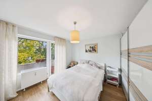 Elegantes Wohnen über zwei Etagen – Maisonette mit Kamin, TG-Stellplatz & Top-Ausstattung – Die vollständige Adresse der Immobilie erhältst du vom Anbieter., 80992 Alt-Moosach, München – Vorschaubild 4