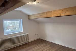 Wohnen mit Charakter: Lichtdurchflutete 2 Zimmer Dachgeschosswohnung in Uninähe – Die vollständige Adresse der Immobilie erhältst du vom Anbieter., 33098 Kernstadt, Paderborn – Vorschaubild 2