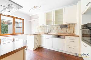 Mediterranes Wohnambiente trifft Architektur – Familienhaus mit exklusiver Pool-Lounge im Würmtal – Die vollständige Adresse der Immobilie erhältst du vom Anbieter., 82166 Gräfelfing – Vorschaubild 9