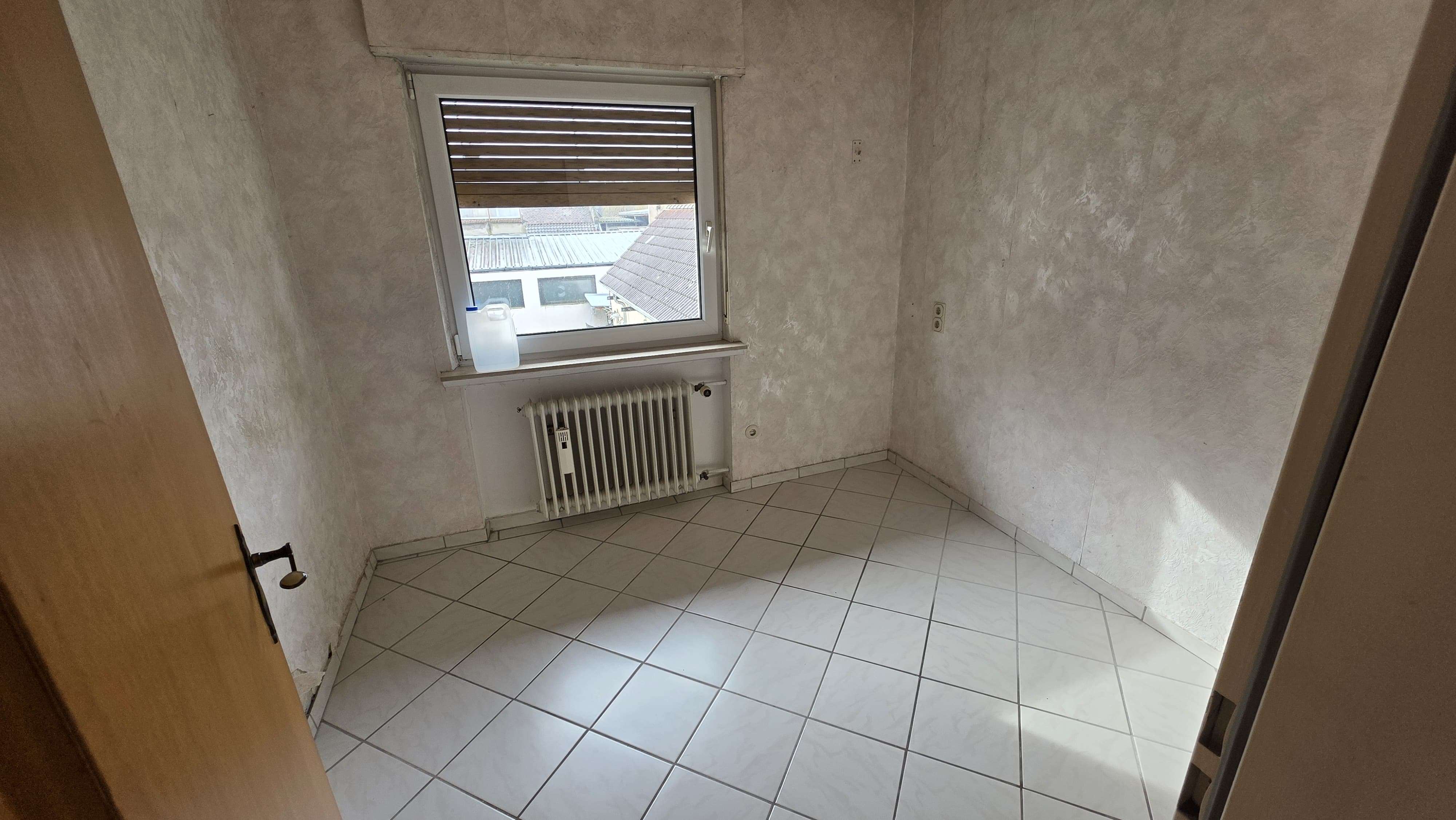 Immobilie in Philippsburg - 1-2 Familienhaus mit gutem Raumangebot und großen Garagentrakt der ideal für Hobbyhandwerker ist - Bild 54