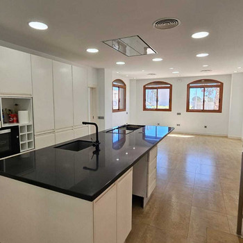 LUXUSVILLA ZU VERKAUFEN