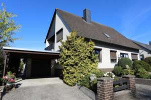 Familienfreundlich - viele Zimmer - ruhige Lage - Zweifamilienhaus in Gifhorn – Die vollständige Adresse der Immobilie erhältst du vom Anbieter., 38518 Gifhorn – Vorschaubild 1