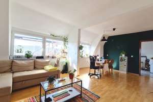 Sonnige 3-Zimmer-DG-Wohnung mit herrlichem Ausblick!