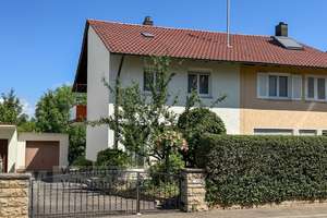 DHH mit Garage in sehr guter Lage - sofort frei – Die vollständige Adresse der Immobilie erhältst du vom Anbieter., 71696 Möglingen – Vorschaubild 1
