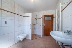 Zweifamilienhaus mit Schwimmbad, 3 Garagen und großem Grundstück - ideal für Pferdeliebhaber! – Die vollständige Adresse der Immobilie erhältst du vom Anbieter., 38556 Bokensdorf – Vorschaubild 23