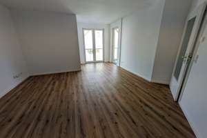 Stilvoll modernisiert: 1,5-Zimmer-Wohnung mit gehobener Ausstattung, Balkon & Fussbodenheizung – Grünauer Straße 56, 12524 Altglienicke, Berlin – Vorschaubild 8
