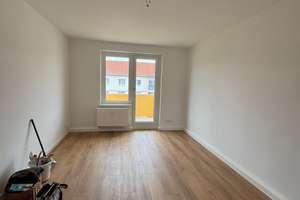 Helle 2-Zimmer Wohnung im 4. OG mit Balkon in Seidnitz/Dobritz – Die vollständige Adresse der Immobilie erhältst du vom Anbieter., 1237 Seidnitz/Dobritz, Dresden – Vorschaubild 3