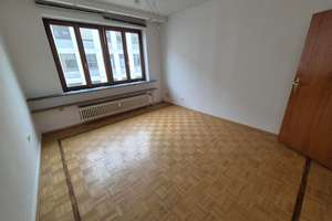 Lichtdurchflutete 5-Zimmer-Wohnung mit Balkon und Terrasse in Darmstadt – 64283 Mitte, Darmstadt – Vorschaubild 12