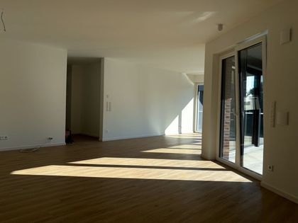 Modernisierte Wohnung mit drei Zimmern und Balkon online in Paderborn